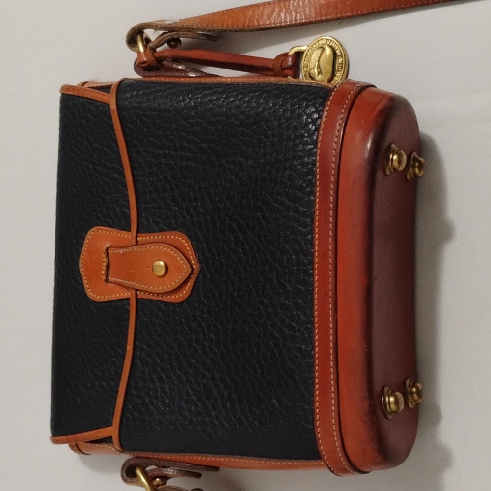 Dooney and Bourke Crossbody Vintage Bag - Picture 4 of 16